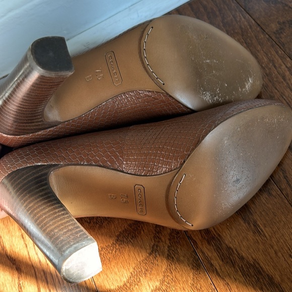 Coach heels - Picture 3 of 4